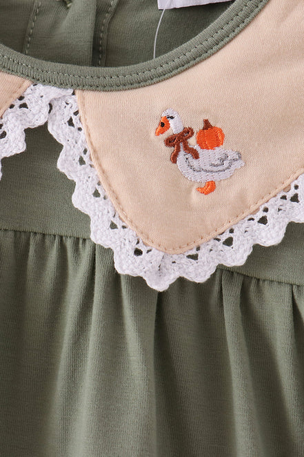 Green goose pumpkin embroidery dress