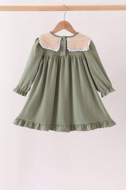 Green goose pumpkin embroidery dress